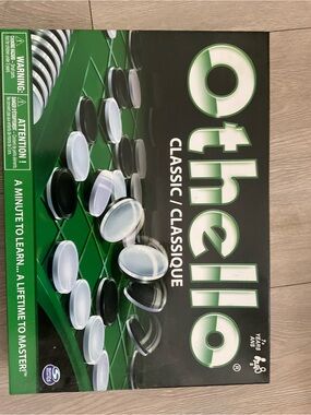 Classic Othello Board Game in Green, Black, White